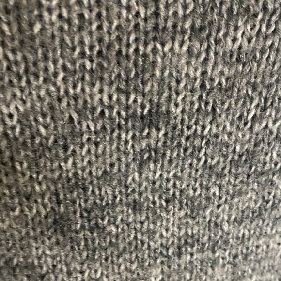 Old Navy Men's Heather Gray Crewneck Sweater size medium - Picture 3 of 5